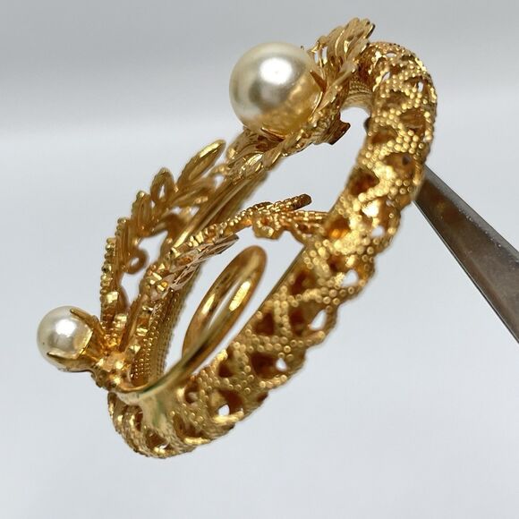 Vintage Gold Plated Faux Pearl Flower Circle Brooch Pin  Cute Stunning Boho - Picture 2 of 5